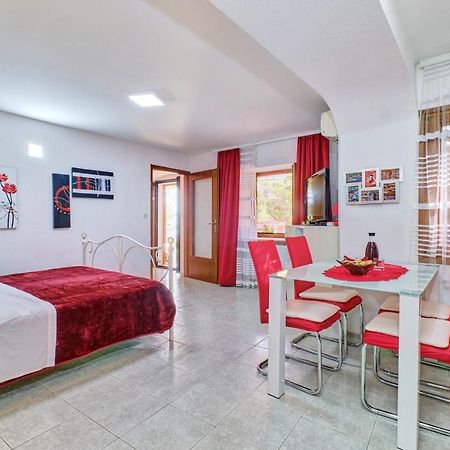 Apartmani Rukonic Aleksandar Nerezine Exterior foto