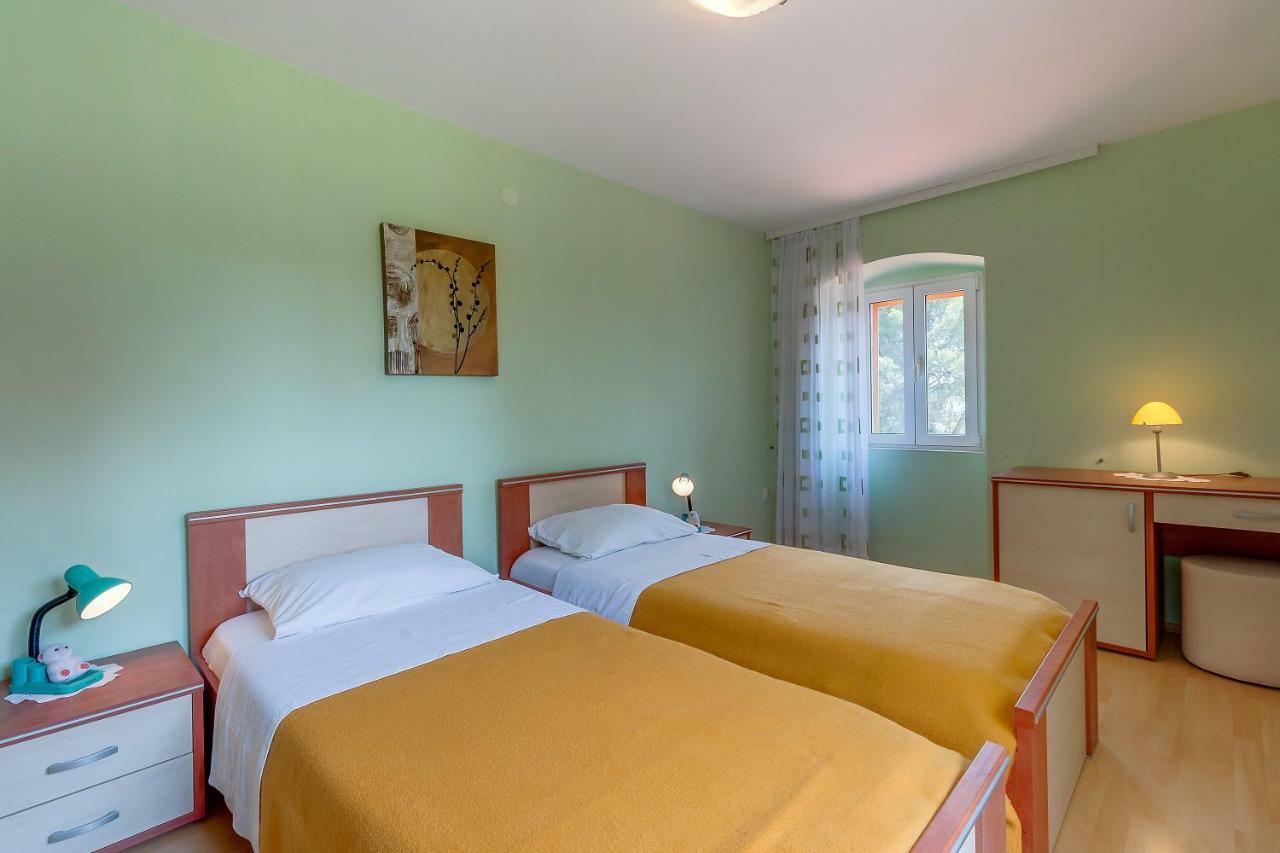Apartmani Rukonic Aleksandar Nerezine Exterior foto